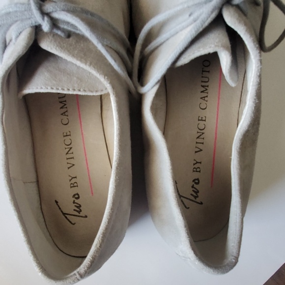 πHost PickπTwo by Vince Camuto Grey Suede Udessa - Picture 4 of 8